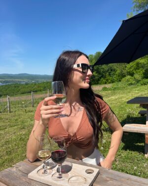 Marilou Lacharité Instagram - On today’s episode … 🍷☀️