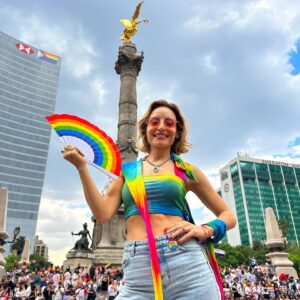 Marimar Vega Instagram - Cada día más libres … love is love 🌈