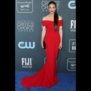 Marin Hinkle Instagram - I’m thrilled to be part of #reddresscollection @goredforwomen in their fight to save lives. Cardiovascular disease is the number 1 killer of women. Please join me tonight as we wear red to raise awareness!