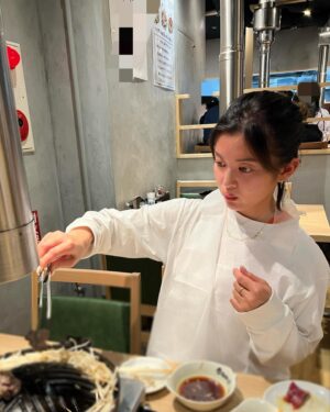 Marina Namiki Instagram - 土曜日☀️

お肉食べにきた。
カルニチンが脂肪燃焼を助けてくれるそうで
食べながらにして痩せてしまうかも知れない...

みなさんはどんな土曜日ですか。

#ジンギスカン#ラム肉
#並木万里菜#テレビ朝日アナウンサー#テレビ朝日#テレ朝#アナウンサー