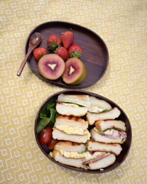 Marina Namiki Instagram - 🧺🥪🌸

本日23:45からはキョコロヒーです。

パフォーマンスの魅力を振付家目線で紹介するコーナーをお届けします。

今回注目するのは #le_sserafim の「EASY」！！

最先端を切り拓くグループの魅力がまるわかりです🥰

ぜひご覧ください❕

#キョコロヒー#ヒコロヒー#齊藤京子 

写真は関係ありませんが、先日のピクニックです。
バレーボールをしたら
翌日筋肉痛になりました。

二週間前は公園の鉄棒であそんだら
筋肉痛になるし、運動不足かよ...

#サンドイッチ
#お弁当
#お花見 
#並木万里菜#テレビ朝日アナウンサー
#テレビ朝日#テレ朝#アナウンサー