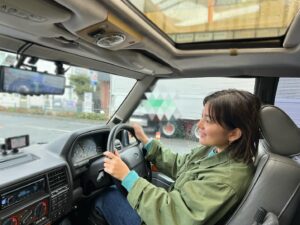 Marina Namiki Instagram - 🚗🤍
新しいくるまを迎えました。

可愛すぎて、見るたびにキュンとなってしまいます。

#1996年式
#ほぼ同い年
#不便は
#いろいろあるけど 
#そこも含めて
#愛おしい
#車
#丸目
#クラシック
#並木万里菜#テレビ朝日アナウンサー#テレビ朝日#テレ朝#アナウンサー