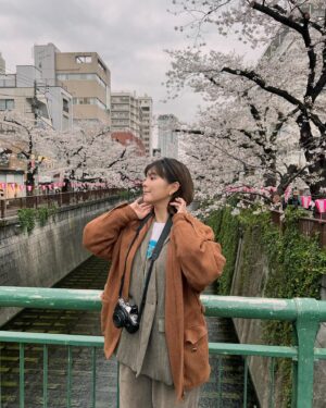Marina Namiki Instagram - 🌸🌱

今週は桜見納めweekでした。

何度もお散歩して、日々進んでゆく季節の移ろいを楽しめました。

今年も沢山の思い出をつくることができたので大満足。
また来年ね🌸

#葉桜
#お花見
#今年は
#最後まで
#楽しめました
#また来年ですね

#並木万里菜#テレビ朝日アナウンサー#テレビ朝日
#テレ朝#アナウンサー