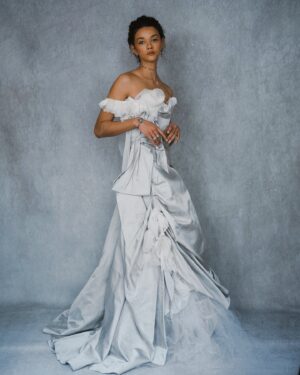Marina Nery Instagram - “There is nothing I would not do for those who are really my friends. I have no notion of loving people by halves, it is not my nature.” - Jane Austen ✨

To end this beautiful series that made me feel like a renaissance painting 💕