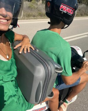 Marina Valdés Instagram - Hagámonos de todo menos falta ✨❤️ felices 32 persona favorita en cualquier rincón del mundo mundial 🌍