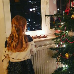 Marina Weisband Instagram - #Chanukka sameach