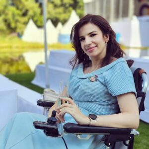 Marina Weisband Instagram - Auf dem Bürgerfest des Bundespräsidenten. #imwirverbunden. Meine Berlinwoche mit vielen Terminen ist vorbei. Jetzt zuhause und Bett. Noch immer ist mein Hauptfokus Fundraising für das @projekt_aula. Wir wachsen. Demokratie wächst.