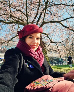 Marina Weisband Instagram - Es war seit Wochen mein Traum, die Kirschblüten endlich in person blühen zu sehen. Endlich habe ich einen Ausflug geschafft. Ich bin glücklich.