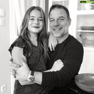 Mario Barravecchia Instagram - 12 ans déjà...
Tu es tellement belle ma princesse ❤️ mais déjà trop grande...
Je t'aime tellement.
Je serai toujours là à tes côtés pour te protéger et t'accompagner.

#pereetfille #birthday