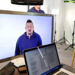 Mario Barravecchia Instagram - Réunir les personnalités italo-belge autour d'un projet hommage à nos ancêtres...

Une très belle journée de tournage à Bruxelles avec @frederic_francois_officiel
@sandrakimofficial
@roccogranataofficial
@silva_music_officiel
@elvispompilio
@eliodirupo
@jmzecca @michael_miraglia
@silentjill @ophelie.fontana
@livia_dushkoff
#baseggio 

Merci à @rtltvi et @rtbf
Clip à découvrir très bientôt 😉...