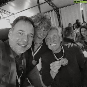 Mario Barravecchia Instagram - Beau  week-end de la #ventedesvins avec une belle soirée caritative organisée par @beaunepartenairesevenements au @domaineabbayedemaizieres
Entourés de mes amis @christopheguion @plasticbertrandofficial #Tex #FabriceJacquet @delasiesta

À l'année prochaine 😊🙏