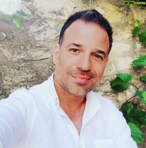 Mario Barravecchia Instagram - Première journée de tournage de clip avec une belle équipe
@jodelsaintmarc @somayeh_compteoff
Un accueil merveilleux de mon ami @chef.xaviermathieu chez lui au Domaine @lephebus
Merci aussi à @fabien_bardy pour sa participation.
Rendez-vous demain pour la suite. 😊
#laoutucours @kuronekomedia @philippe_hebrard @gaillard_promo #marioofficiel