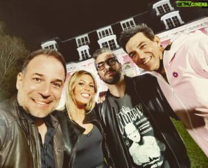 Mario Barravecchia Instagram - Quel plaisir ce dimanche au Château avec les amis @jp.lacoste @carinehaddadou @patricemaktavofficial

Vous ne pouvez pas imaginer l'émotion immense que nous avons ressenti.

Je salue les nouveaux élèves de cette promo nouvelle génération, ils sont au top !

Et vive la #starac 1 qui restera historique 😊🙏

@staracademytf1