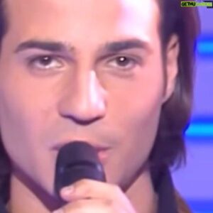 Mario Barravecchia Instagram - Petit souvenir de 2001, interprétation de #Belle en compagnie de #Shirel

@tf1 @nikosaliagas @francoise_doux_ @vpanozzo @mathieuvergne @aljofficiel @staracademyfr @endemolshinefr #SOUVENIR #starac #20ans