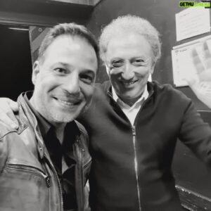 Mario Barravecchia Instagram - Merci à mon ami @frederic_francois_officiel de m'avoir fait partager un beau duo sur son nouvel album qui sortira en janvier pour ses 50 ans de carrière.
Un artiste fidèle et humble qui a vendu plus de 35 millions d'albums !
Une belle fête aussi à l'@olympiahall aux côtés de @michel_drucker_off le #boss
@jean_baptiste_guegan @fredzeitoun @sandrakimofficial