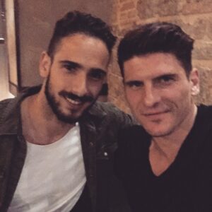 Mario Gomez Instagram - Tanti auguri Luca Neuer😉🎉🎉🎉🎉@lucalezzerini