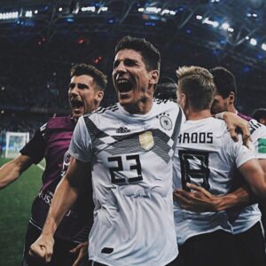 Mario Gomez Instagram - Guten Morgen Deutschland 🇩🇪 #whatafinish #happy #immerweiter