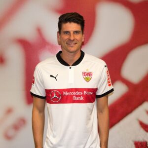 Mario Gomez Instagram - Dahoim⚪️🔴😁😎 #vfb #0711 #stuggi #27