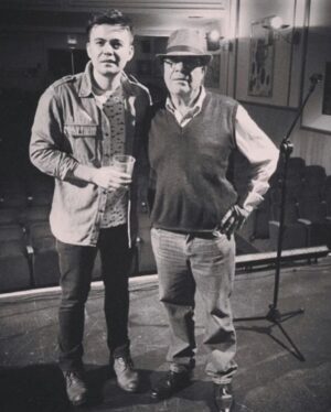 Mario Guerrero Instagram - Viejo querido❤️

Te abrazo a la distancia, sabiendo que hoy muchos te estarán saludando. Siempre disfruto de tu compañía en cada concierto y me alegra ver cómo disfrutas de cada lugar donde me presento. ¡Conoces más que yo!

Te amo, viejo, y vamos por muchos más kilómetros juntos.

Feliz cumpleaños.

#godisgood
