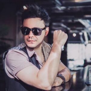 Mario Guerrero Instagram - Y eh eh eh eh oh!! Si bailamos un rato para pasar el frío?

Quién se anima? Suban sus stories bailando o escuchando #labotella y los estaré reposteando (recuerda etiquetarme).