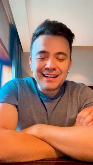 Mario Guerrero Instagram - Muchas gracias por todo el cariño ❤
Recuerden! este 10 de octubre nos vemos en el @teatro_nescafe 
Entradas disponibles en ticketek.cl