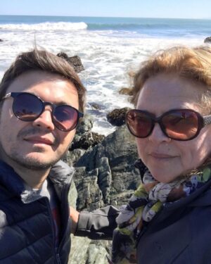 Mario Guerrero Instagram - Madre mía, 

Sé que mi amor no se compara con el que sientes tú por mi, pero aún así no deja de ser eterno… infinito. 

Te amo mamá …feliz cumpleaños! ❤️