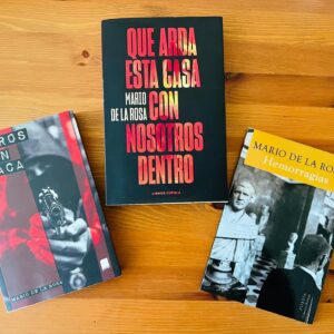 Mario de la Rosa Instagram - ♦️
Me gustan las fotos y me gustan los pies de foto. 
Me gustan las frases cortas, lapidarias. 
Y también desgranar estos textos 
llenos de matices con mensajes velados. 
Me gusta acariciar con palabras escritas 
lo que no puedo hacer con mi voz, 
con las yemas de los dedos 
o el dorso de mis manos. 
Me gusta que me leas y que gracias a ello 
entiendas que ya no estoy tan solo. 

#escritor #actor #DLRS