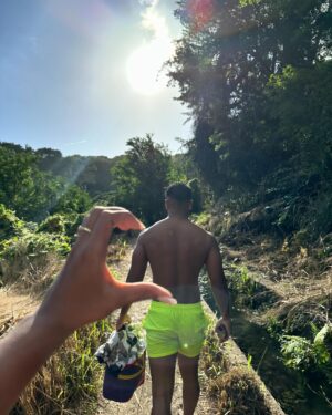 Marion Marimoutou Instagram - Et on ose encore me demander pourquoi je n’aimerai vivre ailleurs… 🇷🇪