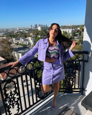 Marisa Davila Instagram - Hot off the (Pink Lady) Presses! 💋💟 

Styling: @nataliehoseltonstyle 
Hair: @alyxliu 
Makeup: @lorencanbymakeup 
Outfit: @dorotheeschumacher