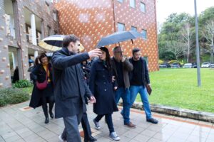 Marisa Matias Instagram - Ao lado de quem estuda, vamos fazer o que nunca foi feito.

Estivemos hoje numa Residência Universitária do Campo Alegre, no Porto, para lembrar que a crise na habitação é hoje a maior barreira no acesso e permanência no Ensino Superior. A prioridade à habitação para estudantes só vai acontecer com a força do teu voto no Bloco.

📸 @anamendes.jpg