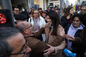 Marisa Matias Instagram - Hoje, fomos mais uma grande onda bloquista nas ruas do Porto.

Há uma esquerda que pode ajudar a derrotar a direita e impor as soluções necessárias na casa, na saúde e no trabalho, uma esquerda que pode reforçar-se no Porto e eleger em Braga, Aveiro e noutros distritos. Essa esquerda é o Bloco, onde o teu voto conta.

📸 @anamendes.jpg
