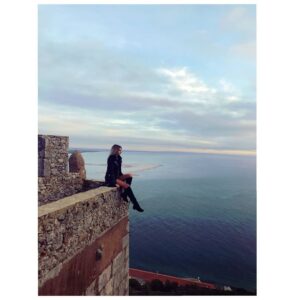 Marisa Pérez Instagram - "Sueña alto, hasta estrellas en el cielo tocar de que hay un héroe que lo puede lograr. Tu fuiste hecho para vencer y para ganar. 
Vuela lejos y llegarás tan lejos puedas creer. Sueña en grande y sin limites, aun sea el viento contrario con el poder de tu fe llegaras."