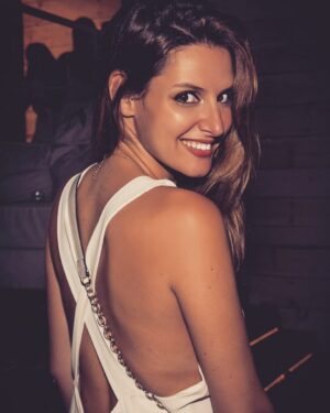 Marisa Pérez Instagram - "Um sorriso nos lábios, um brilho no olhar e um mundo pela frente que quero conquistar"