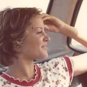 Marisé Álvarez Instagram - Hoy hubiesen sido 64. Te extraño y celebro todos los días. Mi madre hermosa, Marelsy. 💫