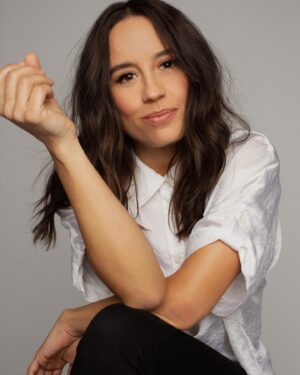 Marisé Álvarez Instagram - Headshots @_elainetorres_ H&M @carolagmakeup Styling @mela_selva 🥰 ¡Gracias bebeses!