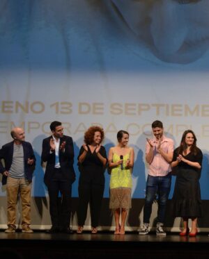 Marisé Álvarez Instagram - Difícil de poner en palabras lo especial que fue la noche de estreno de “En el Corredor de la Muerte” en el @festval_oficial. Gracias al festival por tan hermosa acogida, a @bambuprodu @movistarplus @carreteronacho y @marquesmarcet por confiar en mi trabajo, a @miguelangelsilvestre @lauradelauz #RamónAgirre y demás compañeros (faltan muchos) por ser un equipo de ensueño que se ha convertido en familia, y a la gente bonita de Vitoria-Gasteiz por su cariño y energía. Gracias también a mis adoradas amigas de @ecliptica_atelier por el increíble vestido que me acompañó en esta aventura. Me hace mucha ilusión que todas y todos podamos conocer la historia de Pablo Ibar. #enelcorredordelamuerte #movistarplus #bambuproducciones #fesTVal ✨
