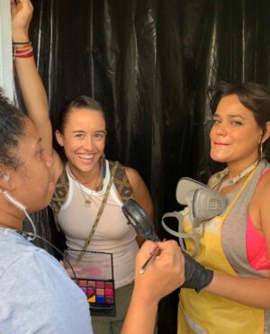 Marisé Álvarez Instagram - Mi familia de Picando Alante BTS ❤️ #picandoalantepelícula @picandoalante @teatrobreve