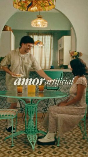 Marisé Álvarez Instagram - Babyyyyyyyy....💜 Mañana a las 12 de la noche estrena mi sencillo nuevo, AMOR ARTIFICIAL y el viernes, a las 4pm, estrena el video musical.💜 Este video empieza una nueva etapa para mi y estoy super pompiaooo por que lo escuchen y lo gozen con nosotros. Deja un comment lindo y les paso un link y una invitación especial😘

Dir: @edgo787 @marisealvarez 
🎭: @marisealvarez @pjsinsuela 
Prod: @ni.nicolita 
Arte: @_valeriesousa_ 
DP: @juanky 
Coreo: @coraldefuego 
BTS: @rpmphoto 
@elefectosecundario 
-
🎶: @david_b 
🎸: @benzionpr 
🪈: @mariocastromusic 
🎤: @tanicha_lopez y pj Ai femenino
✍️: @pjsinsuela