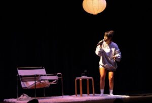 Marisé Álvarez Instagram - Me enviaron fotos! 🤍 NUNCA DIGAS NUNCA fue un show demasiado especial. GRACIAS al mejor público del mundo por acompañarme en este viaje, QUIERO MÁS! Y GRACIAS al equipo ganador:

Producción @naimairizel @teatrobreve @vanemo @uvelisse @carmenmichelleom @enriqueyaveh @mafehs @fetoso 

Dirección escénica @ikalove 

Diseño de iluminación @marien_velez 

Escenografía @tintan @tintoreraa 

Equipo técnico @kpj73 @david_emil_soundcanvaspr 

Diseño de promo @oheyjasmine 

Foto de promo @iamvalvega 

Vestuario @mela_selva 

Pelo @echaleguayaba 

Redes @kamilleconk @biancatorressuriel @antoniojose8 

Boletería @prticket 

Al corillo de la Barra Breve 🫶 y a @david_b por el after…

La pasé cabrón! 

Fotos en vivo @oheyjasmine @waldorfg @biancatorressuriel @jayd33lee