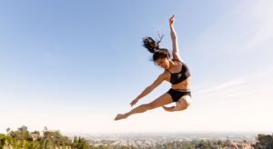Marissa Labog Instagram - When strength meets height! Bonus points if you can guess where this was shot 👀

#stunt #stunts #stuntperformer #stuntlife #getfit #dancer #balletdancer #dancerpose #strongwomen