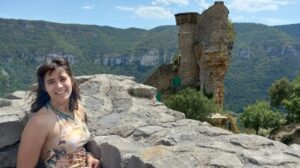 Marita Zafra Instagram - ¡Despeiná todo el día subiendo castillo parriba, montaña pabajo! 

#peyrelade