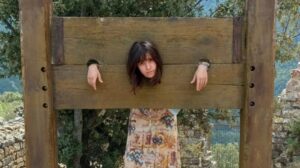 Marita Zafra Instagram - ¡Despeiná todo el día subiendo castillo parriba, montaña pabajo! 

#peyrelade