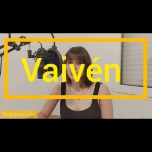 Marita Zafra Instagram - Érase una chica con un poema entre las manos y un micrófono, a solas en la habitación 💛

¿Te vienes a viajar entre textos? 

#Mz🦋  #Vaivén #Actriz #Poeta

Audiopoemas en youtube 🌞