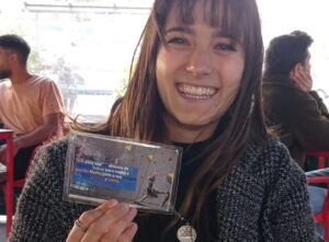 Marita Zafra Instagram - ¡La tribu! Aquí seguimos celebrando juntoss después de tantos años en el paqrque, en los bares, en la montaña, en la aldea...
Juntos, revueltos, dispersaoss, pero unidos siempree. Simplemente ell@s los colegass de siempree, se os quiere un cachooo!! 

@yolicomoelrio @meriiii.ch @lauriitaa1712 @dani_l_i_