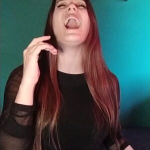 Marita Zafra Instagram - Cantando a las estrellas este tema maravilloso del musical de Médico
Aquí mi versión desde la intimidad de un cuarto, con la niña interior encendida, vibrando al cantar. Un poquito más de mí que os comparto, feliz navidad.
¡No dejemos de soñar! 💙🌞