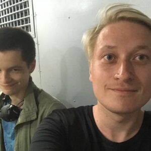 Mariya Alyokhina Instagram - сижу на самом строгом домаресте без прогулок почти полгода (ни за что)

следователь запрещает идти вакцинироваться (по вотсапу, официально ему лень), задерживают всех моих товарищей из pussy riot (любимого Сашу @sofeev и @annkuzminikh ) задерживают мою любимую Люсю @lcshtn , которая итак уже под уголовкой и живет по комендантскому часу как на войне. Задерживаю Ольга Леонидовна просто за дружбу со мной и выход из моего дома 
ПРОСТО ТАК 

паранойя полицейского государства - top level 😡