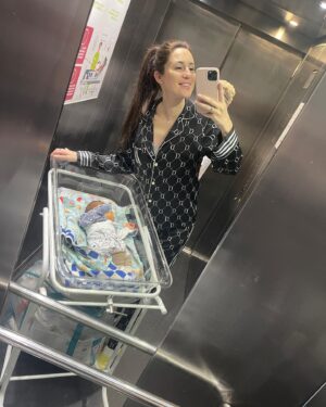 Mariya Gural Instagram - Хочу посвятить этот пост человеку, благодаря которому я забеременела и с лёгкостью родила-это наш семейный остеопат @drdotsenko почему семейный, потому что он всю нашу семью поставил на ноги и вылечил! 
  Павел Доценко это человек от Бога 🙏🏼 2 года я склонялась по гинекологом разной категории,сдавала многочисленное количество анализов, узи,обследования, лечения… и все напрасно🤦🏻‍♀️🙄
 Но когда я пришла к Павлу и рассказала все свои проблемы по здоровью и главной проблеме , что не можем зачать ребёнка уже 2 года, он решил все мои проблемы по здоровью и на третьем сеансе ( их всего было 3) начал работать с моими женскими органами 🤪после приема он благословил нас на зачатие, со словами: что сейчас точно все получится!!! С Богом! 😅
 Я не знаю как он это делает, что происходит в организме, что его слушается,в прямом смысле этого слова-каждый орган внутри организма и начинает работать как часы, легко без перебоев!
 И вот спустя ровно неделю произошло чудо🙈когда я посчитала срок, я была в шоке, ведь действительно после его работы у нас все сразу получилось… 🙈 Счастью  не было предела! 😍

Продолжение в комментариях ⬇️
