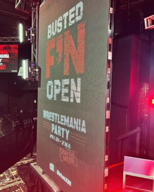Mark Henry Instagram - Calm before the storm. 🌩️ @2300Arena

Doors at NOON #WWE #Wrestlemania #WrestlemaniaXL #philly #philadelphia