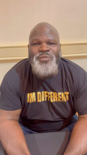Mark Henry Instagram - I’m at #wrestlecon at booth 34! Come on out! We’re having an amazing time