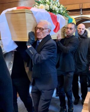 Mark Rhino Smith Instagram - Yesterday I laid my Mum Pauline Yvonne Smith Rest 🙏🏾❤️💐 I want to say a big thank you to all my family and friends and all of you for your support and well wishes. Please tell your loved ones, that you love them over and over again. Be kind, live your live life and pursue your dreams big or small. Mum I love you and I know you will be making friends wherever you are now 😍 Thank you to all my boys that I grew up with, we haven’t all been together for over 30 years ❤️